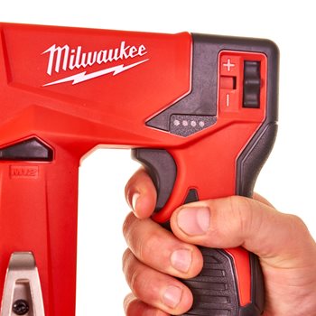 M12 Sub Compact Stapler M12 Bst Milwaukee Tools Europe